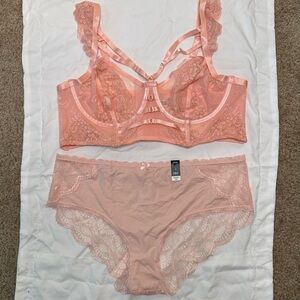 Torrid - pink lingerie set - size 2